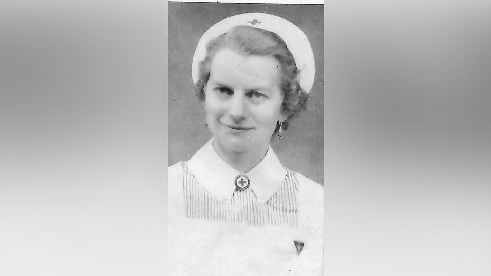 Die Krankenschwester Else Sturm (1911-2003) war eine der wenigen Frauen in Landau, die in den 1930er-Jahren bereits einen Führerschein hatten. Seit 1937 fuhr sie den Sanka. Die Krankenschwester Else Sturm (1911-2003) war eine der wenigen Frauen in Landau, die in den 1930er-Jahren bereits einen Führerschein hatten. Seit 1937 fuhr sie den Sanka.
