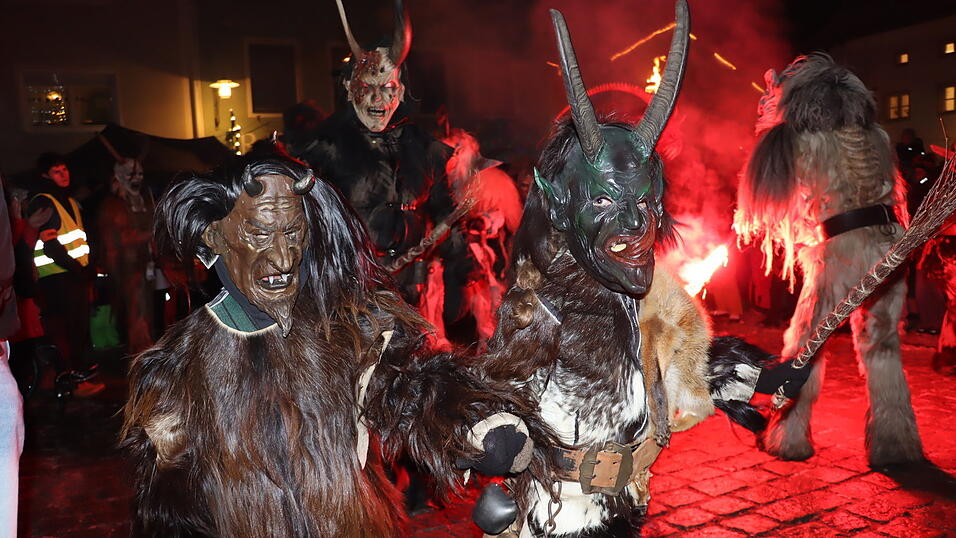 Mehrere hundert Zuschauer verfolgten das eindrucksvolle Spektakel.