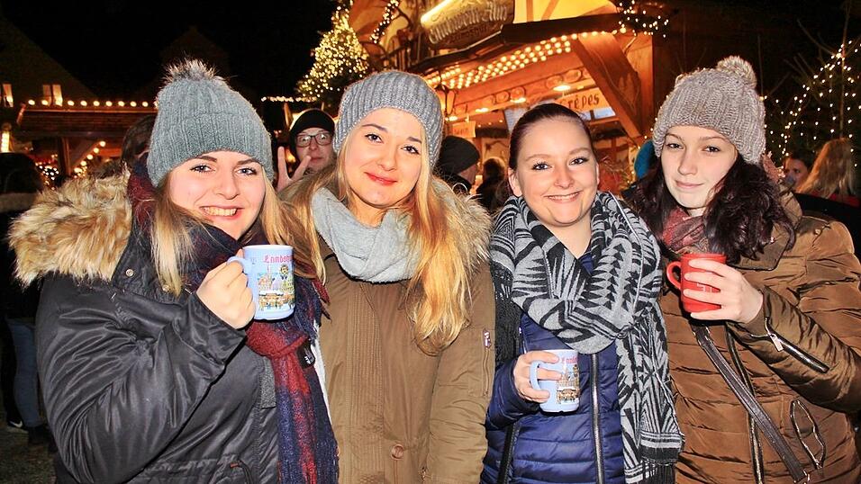 Am Donnerstagabend ist der Landshuter Christkindlmarkt eröffnet worden. Am Donnerstagabend ist der Landshuter Christkindlmarkt eröffnet worden.