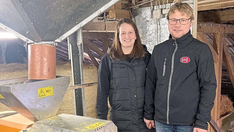 Regina und Andreas Platzer bei ihrer Rapsölmühle, eine der letzten ihrer Art in der Oberpfalz. Regina und Andreas Platzer bei ihrer Rapsölmühle, eine der letzten ihrer Art in der Oberpfalz.