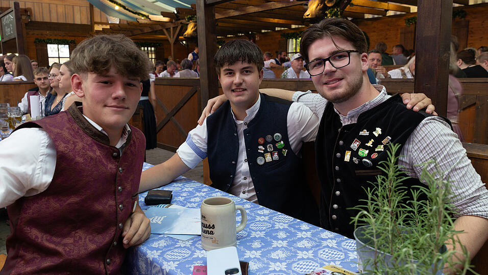 Die Partybilder vom Dienstag, 11. August, aus dem Festzelt Wenisch. Die Partybilder vom Dienstag, 11. August, aus dem Festzelt Wenisch.