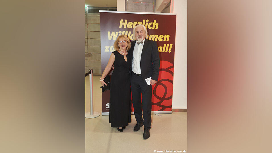 Mit dem SPD-Ball wurde am Samstag die Ballsaison in Straubing eröffnet. Mit dem SPD-Ball wurde am Samstag die Ballsaison in Straubing eröffnet.