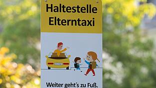 Für Schulen sind die «Elterntaxis» oft eine Herausforderung. (Archivbild)