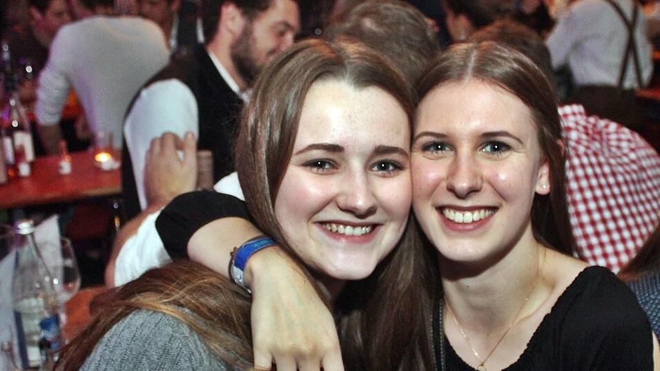 Die besten Bilder vom Wein- und Wei&szlig;bierfest des Burschenvereins Arth und der M&auml;dchengruppe.