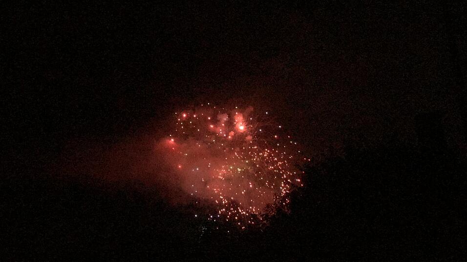 Das war das Abschlussfeuerwerk des Gäubodenvolksfestes 2019. Das war das Abschlussfeuerwerk des Gäubodenvolksfestes 2019.