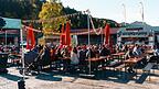 Die Besucher k&ouml;nnen sich in Straubing internationale Spezialit&auml;ten schmecken lassen.