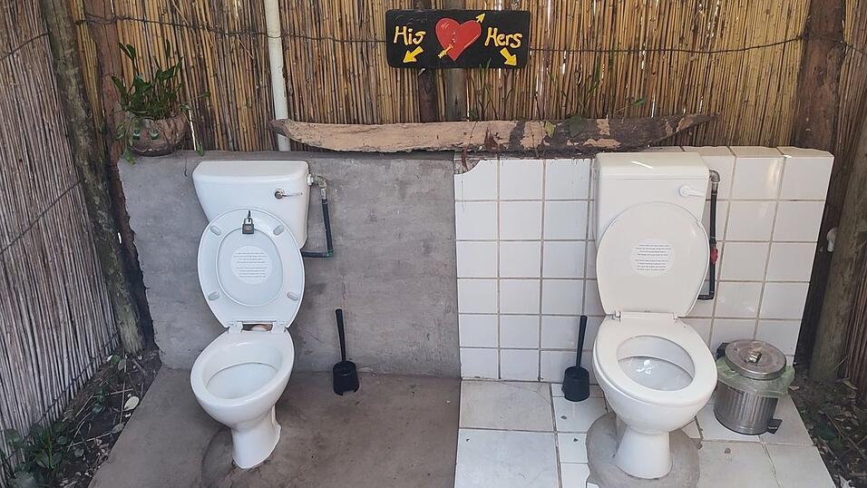Im Ngepi-Camp in Namibia gibt es viele kuriose Toiletten, zur Freude der Touristen. (Archivbild) Im Ngepi-Camp in Namibia gibt es viele kuriose Toiletten, zur Freude der Touristen. (Archivbild)
