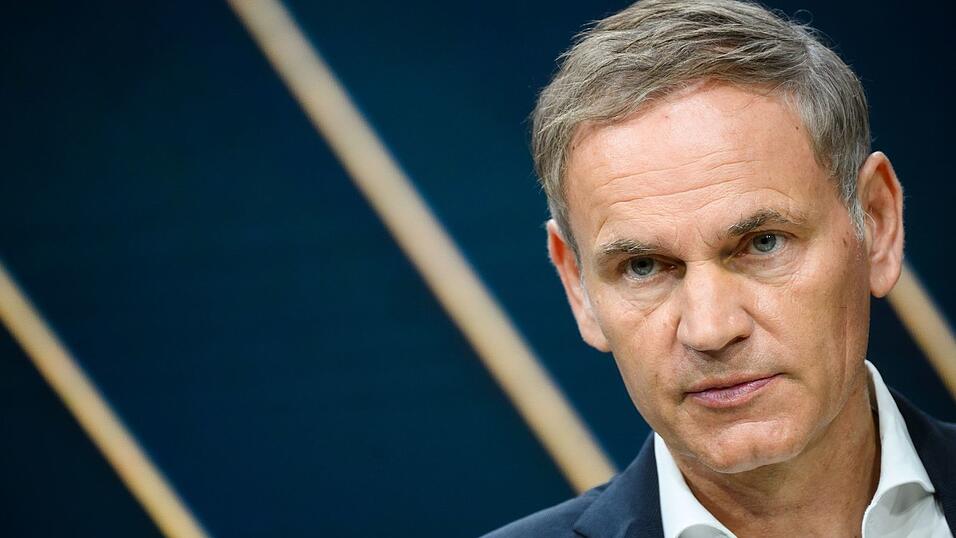 VW-Chef Oliver Blume spricht sich zusammen mit Stellantis-Chef Antonio Filosa daf&uuml;r aus, Fahrzeuge f&uuml;r den EU‑Markt st&auml;rker an europ&auml;ische Produktionsanforderungen zu kn&uuml;pfen. (Archivbild)