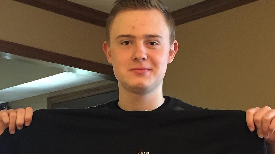 Dieses T-Shirt bekam Philip von seiner Gastfamilie zu Weihnachten geschenkt.