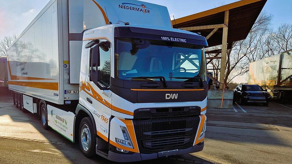 Bis zu 400 Kilometer weit soll das Fahrzeug mit einer Batterieladung kommen. Bis zu 400 Kilometer weit soll das Fahrzeug mit einer Batterieladung kommen.