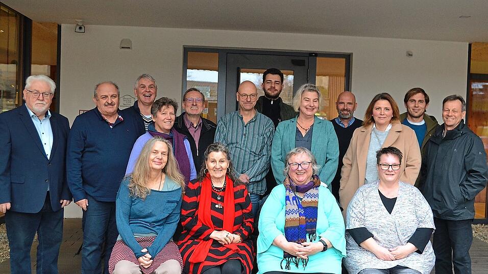 Kreisr&auml;tin Lisa Wax (vorne, 2. v. r.)versicherte: &bdquo;Wir setzen uns f&uuml;r unsere Heimat ein.&ldquo;