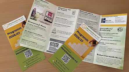 Der neue Programmflyer bietet eine &Uuml;bersicht &uuml;ber s&auml;mtliche Kurs- und Beratungsangebote bei Menschenskinder.