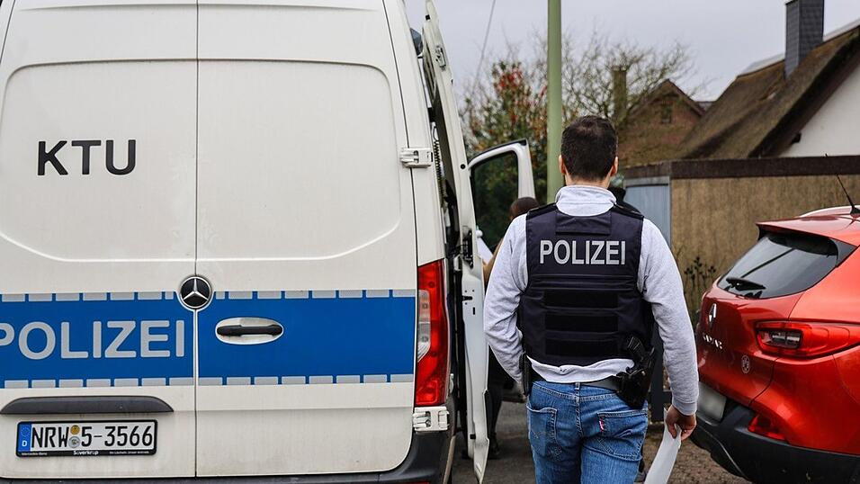 Nach der Tat sicherten Einsatzkr&auml;fte Spuren.