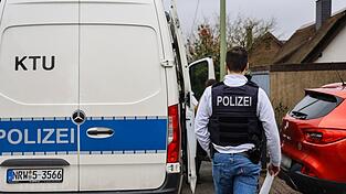 Nach der Tat sicherten Einsatzkr&auml;fte Spuren.