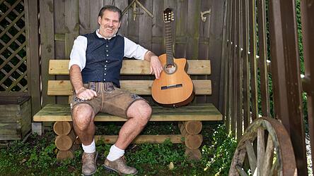 Thomas Mayer hat sich als Kabarettist und Dozent ein &bdquo;Hoch-Niederbairisch&ldquo; antrainiert. (Archiv)