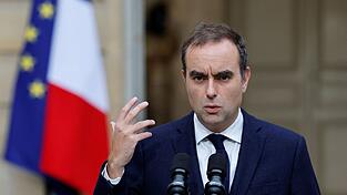 Lecornu hatte nach seinem Rücktritt einen Weg aus der politischen Krise ausgelotet und ist jetzt erneut zum Regierungschef ernannt worden (Archivbild).