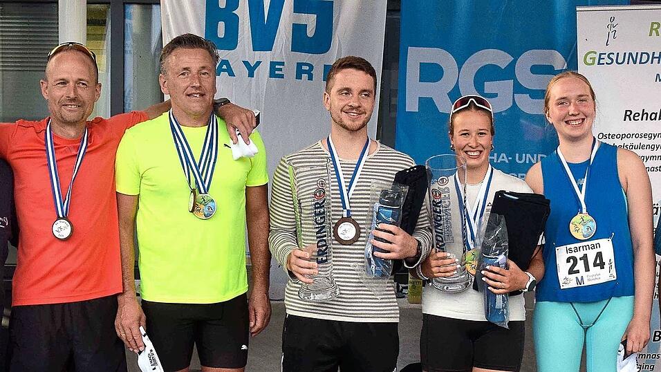 Die Sieger der Moosburger Stadtmeister-Wertung (v.l.): Stefan Hofmair (3. Platz), Slava Zinitch (2.), Luis Köhler (1. Platz), Sara Hofmair (1. Platz) und Paula Meinhardt (3. Platz). Nicht im Bild: Lena Hobmeier (2. Platz). Die Sieger der Moosburger Stadtmeister-Wertung (v.l.): Stefan Hofmair (3. Platz), Slava Zinitch (2.), Luis Köhler (1. Platz), Sara Hofmair (1. Platz) und Paula Meinhardt (3. Platz). Nicht im Bild: Lena Hobmeier (2. Platz).