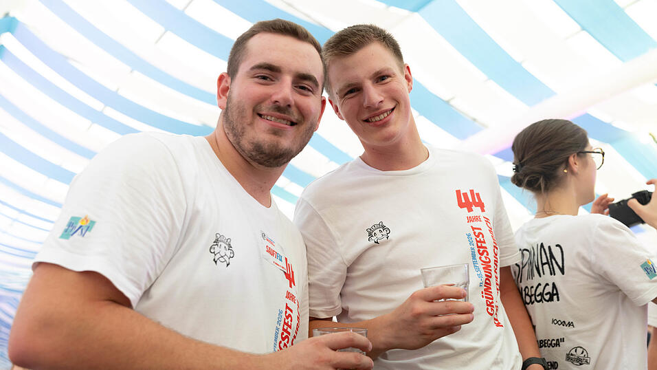 Die Partybilder vom Montag, 10. August, aus dem Festzelt Wenisch. Die Partybilder vom Montag, 10. August, aus dem Festzelt Wenisch.