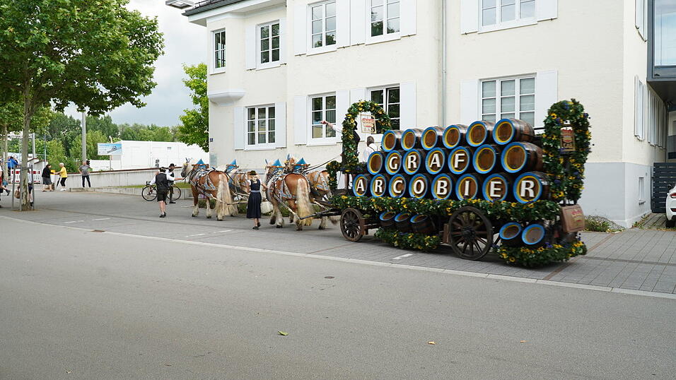 Am Freitag startete das Landauer Volksfest.
