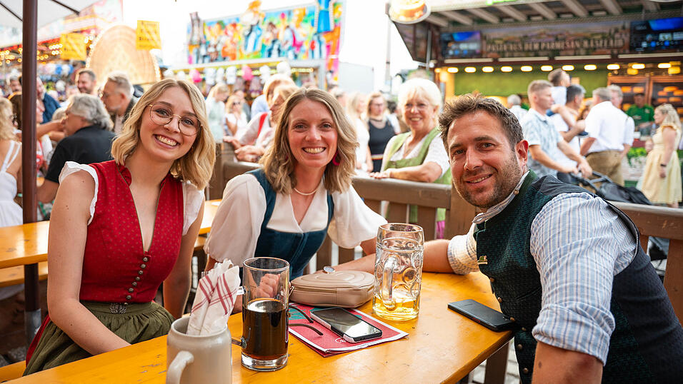 Die Partybilder vom Sonntag, 16. August, aus dem Festzelt Krönner. Die Partybilder vom Sonntag, 16. August, aus dem Festzelt Krönner.