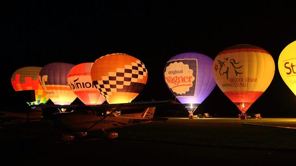 Das Ballontreffen am Flugplatz-Ellermühle bei Landshut begann am Freitag.