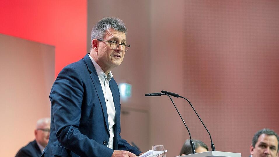 DOSB-Präsident Thomas Weikert ist überzeugt davon, dass eine deutsche Olympia-Bewerbung international gute Erfolgschancen hat. DOSB-Präsident Thomas Weikert ist überzeugt davon, dass eine deutsche Olympia-Bewerbung international gute Erfolgschancen hat.