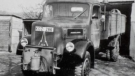 Magirus Deutz vor dem ersten Ger&auml;tehaus im Jahr 1968