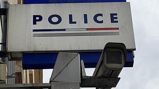 Die franz&ouml;sische Justiz ermittelt gegen einen ehemaligen Kulturbeamten wegen sexueller &Uuml;bergriffe und Eingriffen in die Intimsph&auml;re bei 250 Frauen. (Symbolbild)