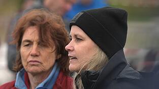 Constanze von der Meden von der privaten Rettungsinitiative f&uuml;r den gestrandeten Wal in der Ostsee sagt, es gebe einen Plan B f&uuml;r den Fall, dass der Wal sich selbst freischwimmt.