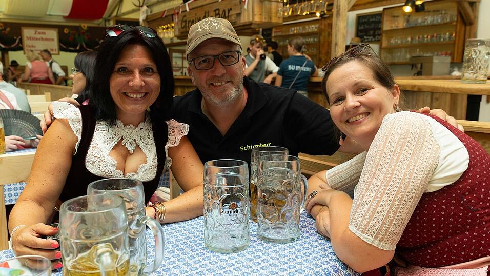 Die Partybilder vom Montag, 10. August, aus dem Festzelt Greindl. Die Partybilder vom Montag, 10. August, aus dem Festzelt Greindl.