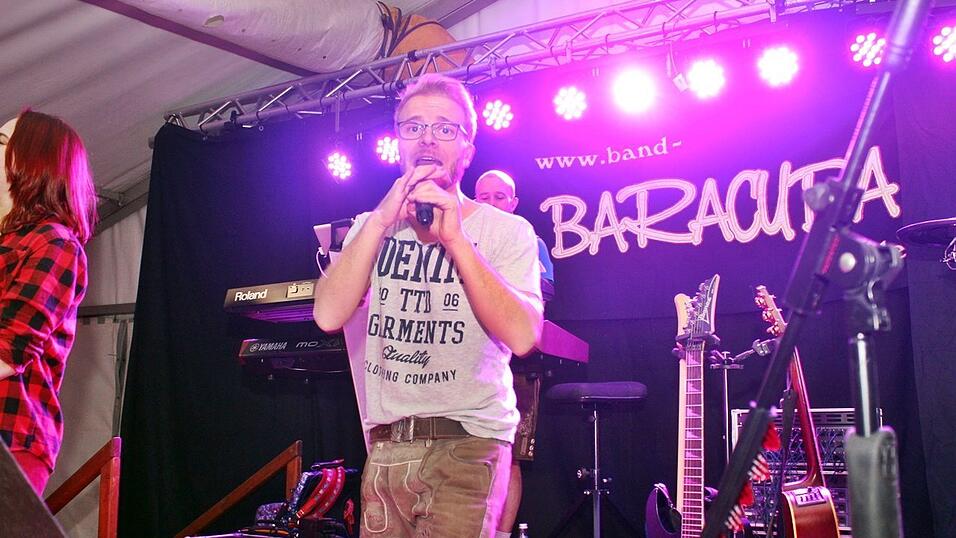 Die besten Bilder vom Wein- und Wei&szlig;bierfest des Burschenvereins Arth und der M&auml;dchengruppe.
