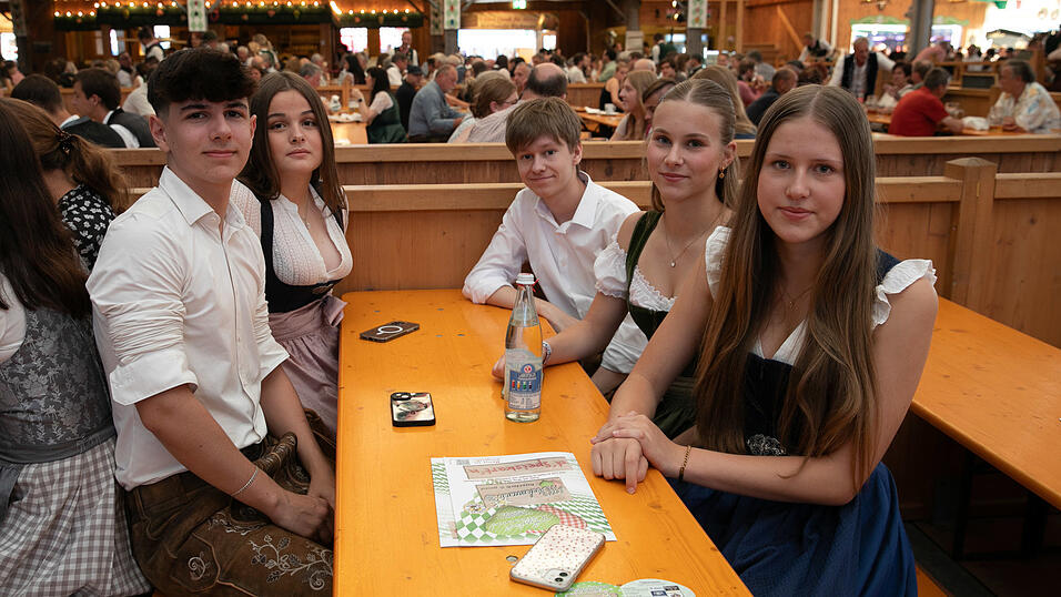 Die Partybilder vom Montag, 18. August, aus dem Festzelt Weckmann. Die Partybilder vom Montag, 18. August, aus dem Festzelt Weckmann.