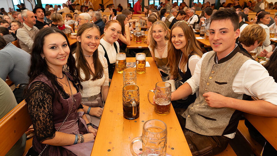 Die Partybilder vom Montag, 19. August, aus dem Festzelt Nothaft. Die Partybilder vom Montag, 19. August, aus dem Festzelt Nothaft.