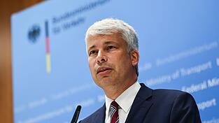 Bilger hat bereits eine Konferenz zum Niedrigwasser veranstaltet - den Grünen reicht das aber nicht. (Archivbild) Bilger hat bereits eine Konferenz zum Niedrigwasser veranstaltet - den Grünen reicht das aber nicht. (Archivbild)