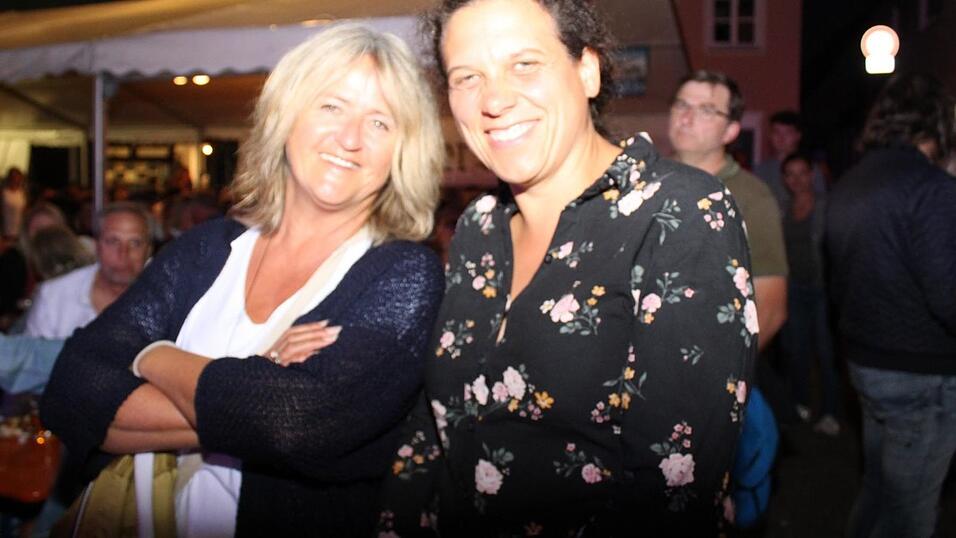 Viele Landshuter genossen ihren Freitagabend auf dem Bismarckplatzfest.