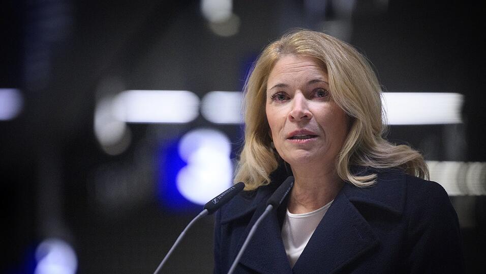 Bahnchefin Evelyn Palla will zum Sicherheitsgipfel am Freitag konkrete Vorschl&auml;ge zur Erh&ouml;hung der Sicherheit mitbringen. (Archivbild)