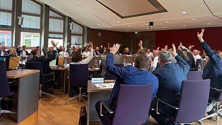 Hand hoch, wer daf&uuml;r ist: Am Mittwoch gab es im Kreistag viele Punkte, &uuml;ber die abgestimmt werden musste.