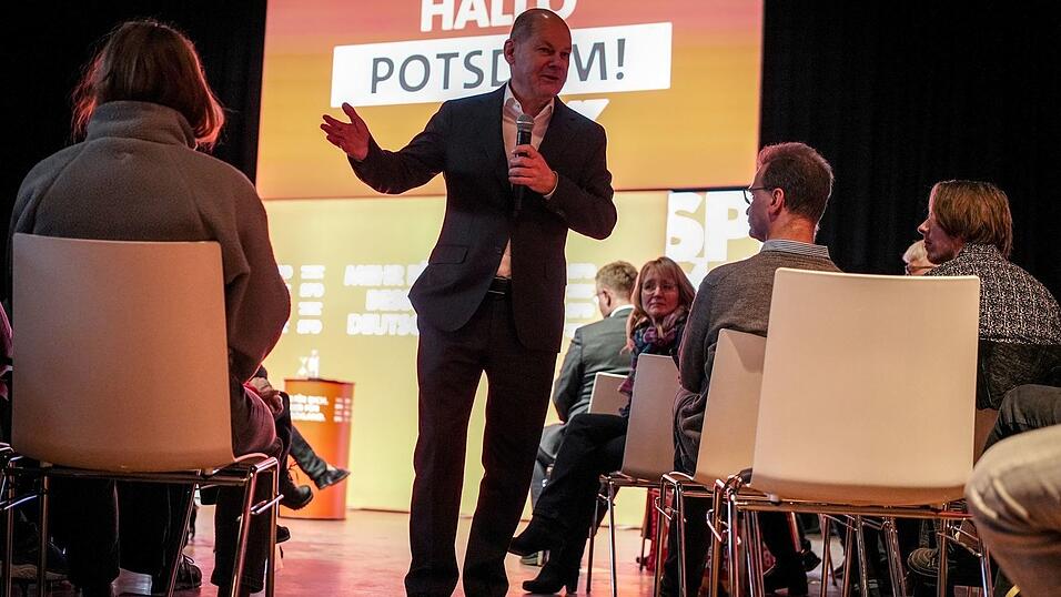 Scholz möchte beim Gewinn eines Direktmandats im Bundestag bleiben - auch wenn er nicht mehr Kanzler ist. Scholz möchte beim Gewinn eines Direktmandats im Bundestag bleiben - auch wenn er nicht mehr Kanzler ist.