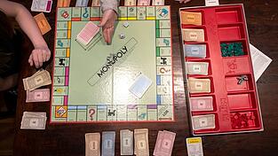 Gesellschaftsspiele machen uns fit f&uuml;r die H&uuml;rden des Alltags.