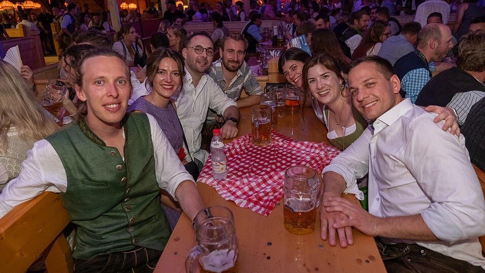 Die Partybilder vom Montag, 14. August 2023, aus dem Festzelt Reisinger. Die Partybilder vom Montag, 14. August 2023, aus dem Festzelt Reisinger.