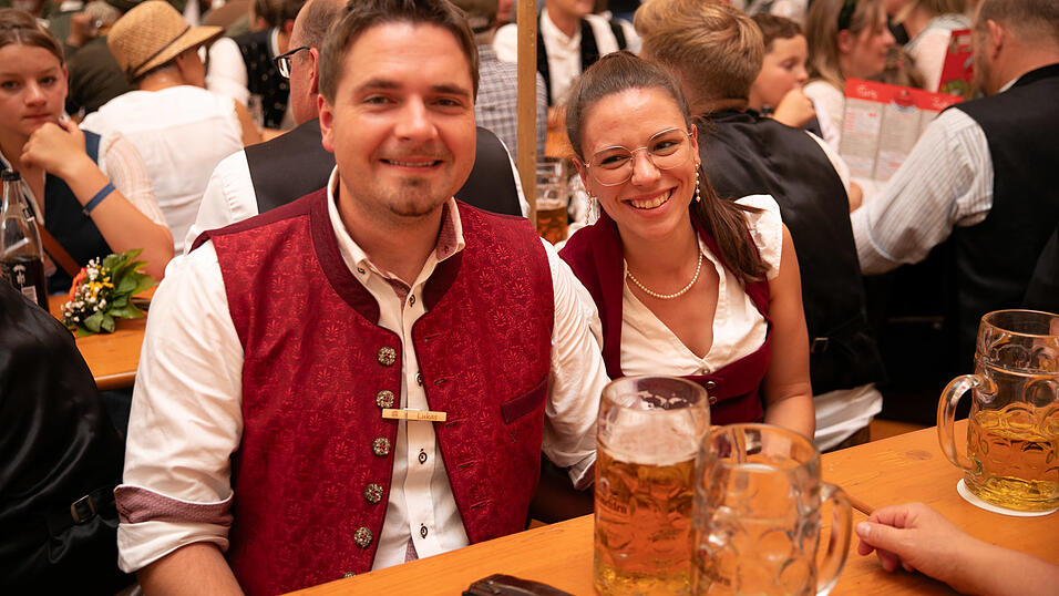 Die Partybilder vom Freitag, 8. August, aus dem Festzelt Greindl. Die Partybilder vom Freitag, 8. August, aus dem Festzelt Greindl.