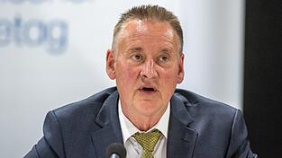 Der F&uuml;rther SPD-Oberb&uuml;rgermeister Thomas Jung ist nach seinem 72-Prozent-Erfolg bei der j&uuml;ngsten bayerischen Kommunalwahl ein gefragter Mann. (Archivbild)