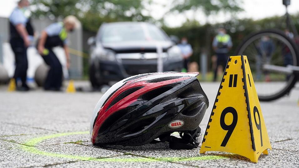 170.306 meldepflichtige Wegeunfälle und 90.663 solche Schulwegunfälle gab laut Unfallkasse vergangenes Jahr in Deutschland. (Symbolfoto) 170.306 meldepflichtige Wegeunfälle und 90.663 solche Schulwegunfälle gab laut Unfallkasse vergangenes Jahr in Deutschland. (Symbolfoto)