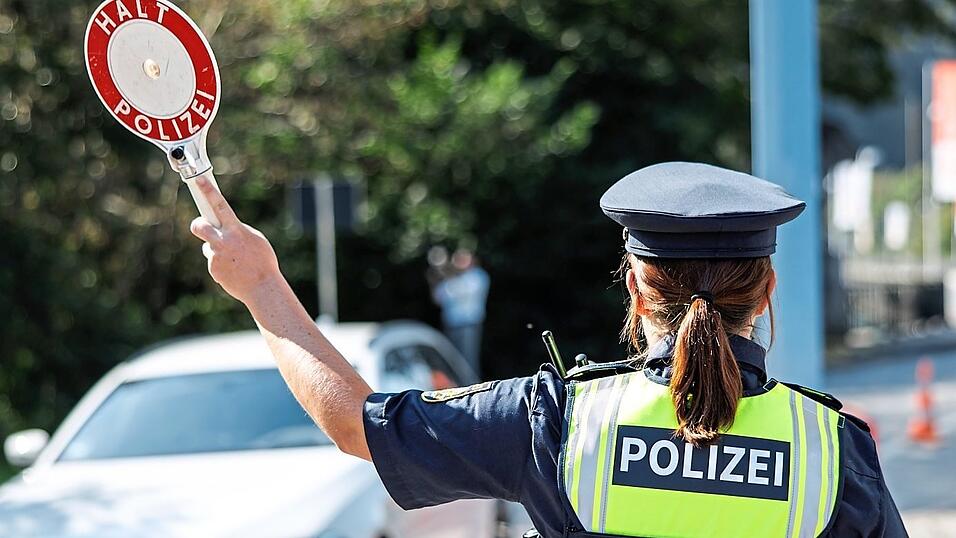Der Angeklagte fragte die Polizistin, wie sie den Sporttest habe bestehen k&ouml;nnen. F&uuml;r die Staatsanwaltschaft liegt eine Beleidigung vor
