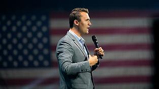 Der Podcaster ist nach den Worten von US-Präsident Trump angeschossen worden. (Archivbild)