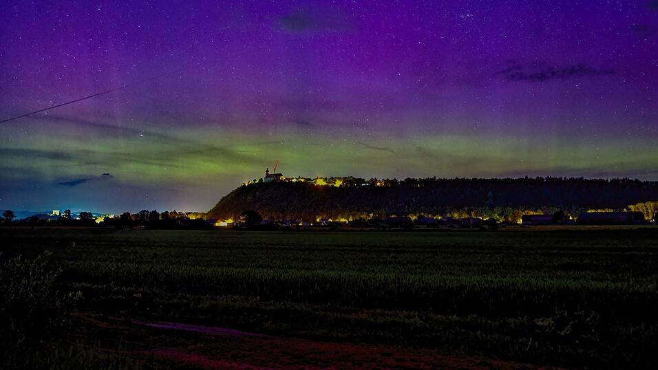 Blick auf den Bogenberg. Blick auf den Bogenberg.