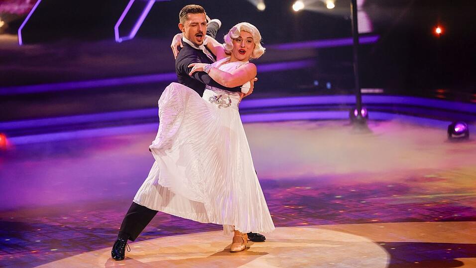 Influencerin Bianca Heinicke musste zuvor schon ums Weiterkommen bangen - nun erwischte es sie. (Archivbild)