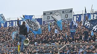 Können die «Löwen»-Fans am Freitagabend im Topspiel jubeln? (Archivbild) Können die «Löwen»-Fans am Freitagabend im Topspiel jubeln? (Archivbild)