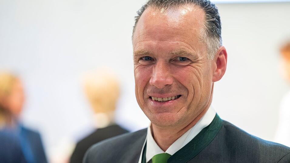 Bei seiner ersten Konjunktur-PK kann der neue BIHK-Pr&auml;sident Peter Inselkammer einen leichten Aufw&auml;rtstrend vermelden. (Archivbild)