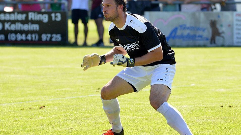 Fokussiert und kaum zu bezwingen: FCK-Keeper Stefan Riederer.